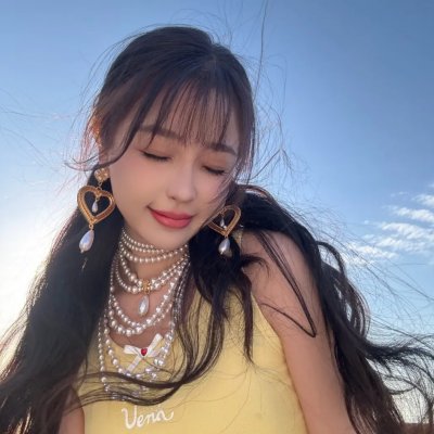 愤怒的黑人女孩与她的怪物